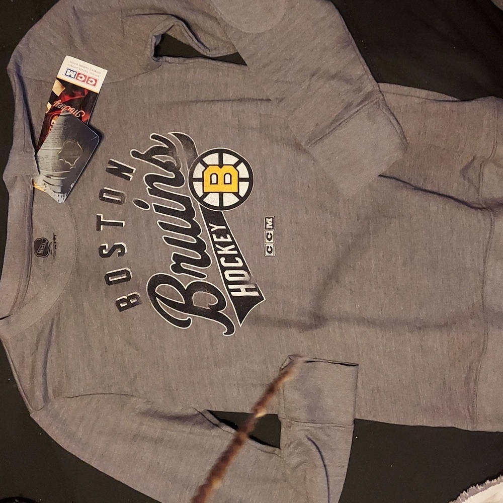 Nwt! CCM x nhl Boston bruins light sweater with elbow pads! Preppy hockey